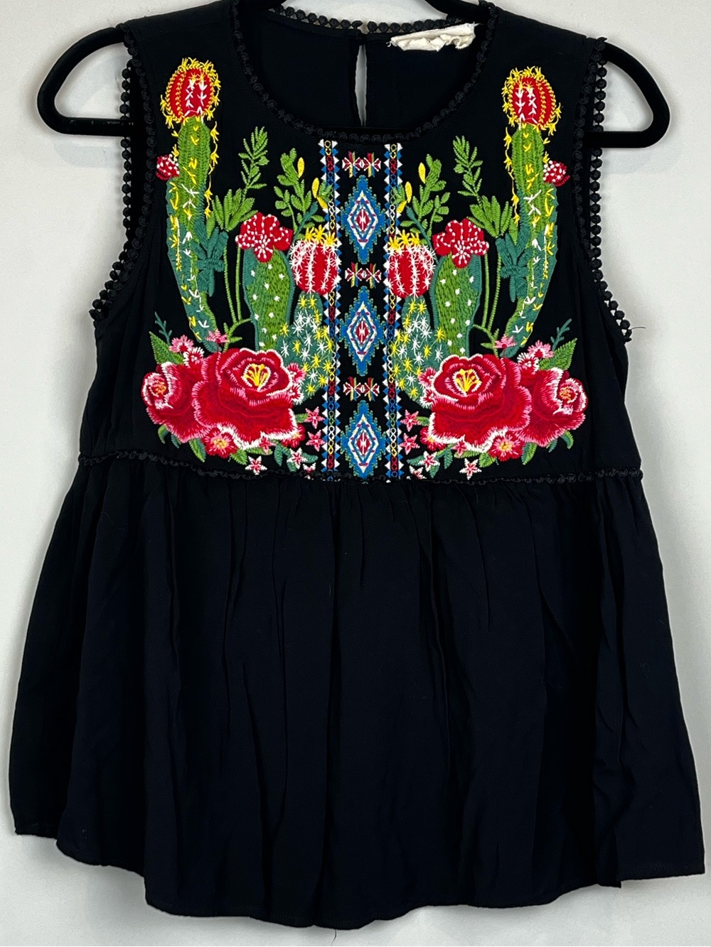 Savanna Jane Embroidered Floral Cactus Sleeveless Top Boho Western Size Small